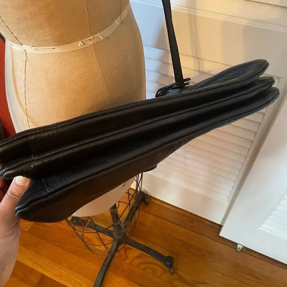 VINCE CAMUTO | LEAH black leather shoulder bag - Picture 10 of 12